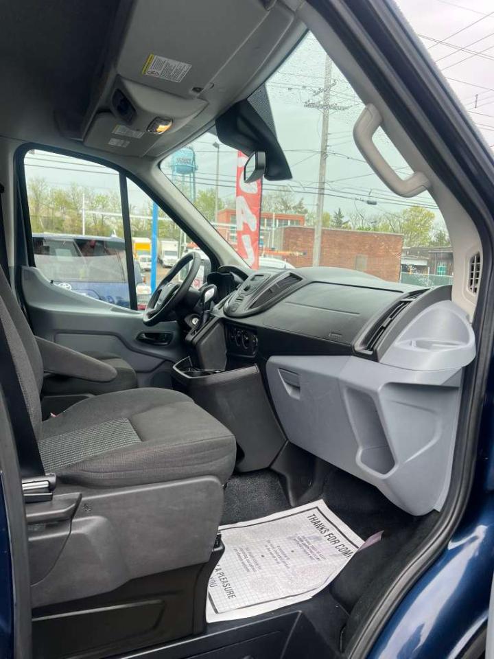 Ford Transit 350 Wagon Med. Roof XL w/Sliding Pass. 148-in. WB 2016