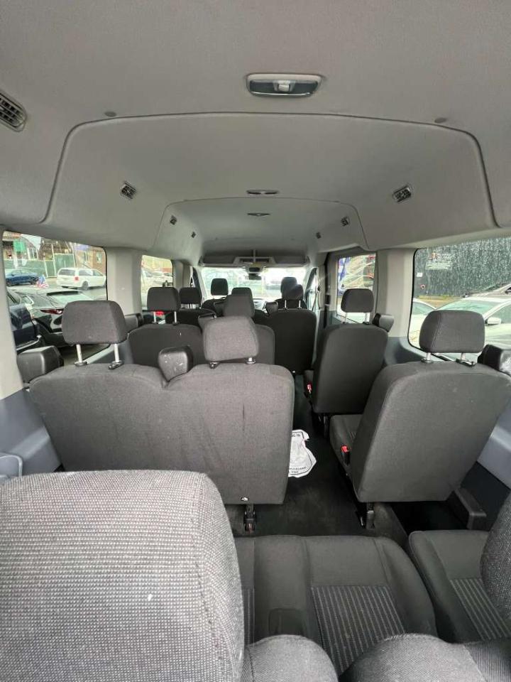 Ford Transit 350 Wagon Med. Roof XL w/Sliding Pass. 148-in. WB 2016