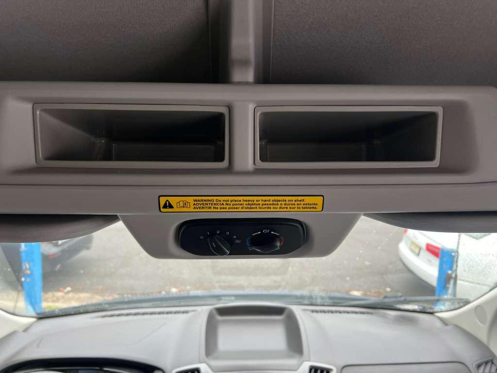 Ford Transit 350 Wagon Med. Roof XL w/Sliding Pass. 148-in. WB 2016