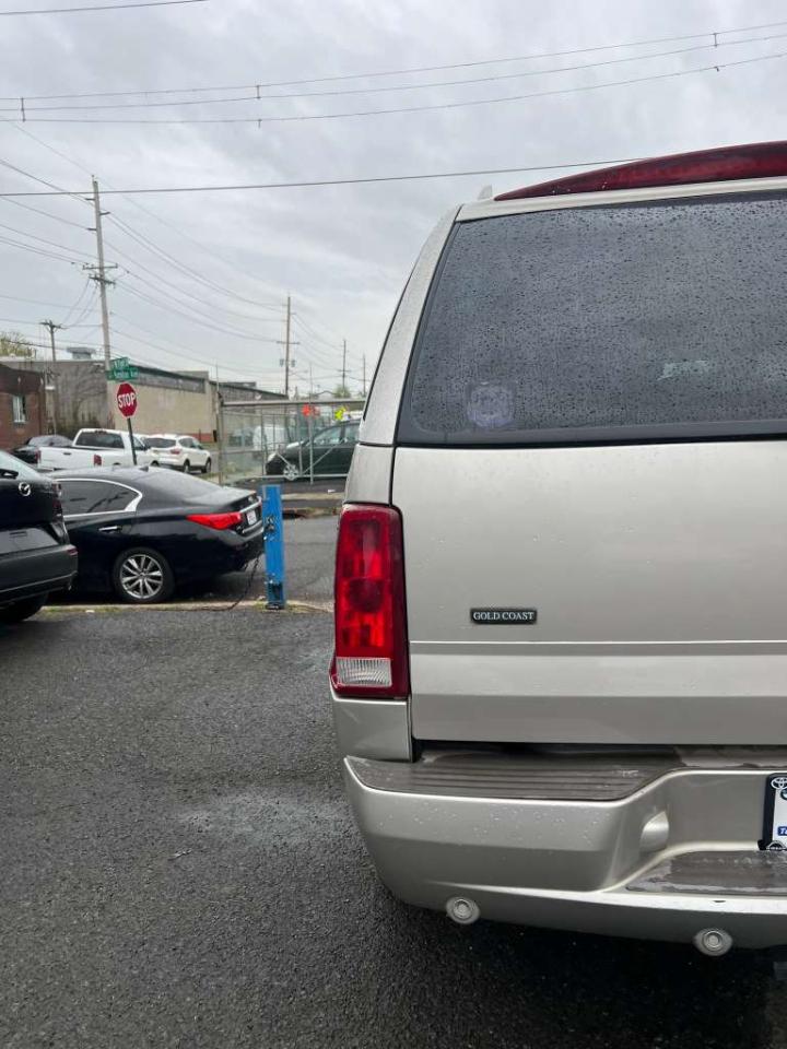 Cadillac Escalade AWD 2004