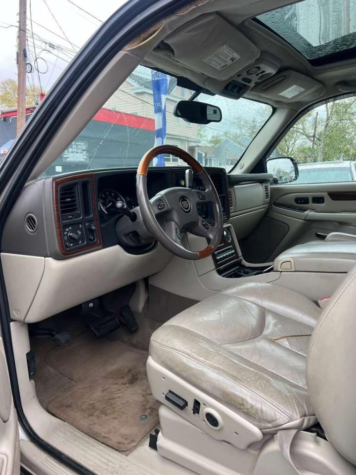 Cadillac Escalade AWD 2004