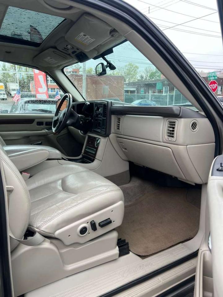 Cadillac Escalade AWD 2004