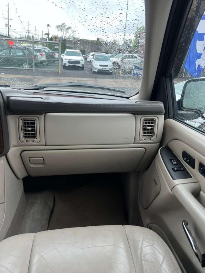 Cadillac Escalade AWD 2004