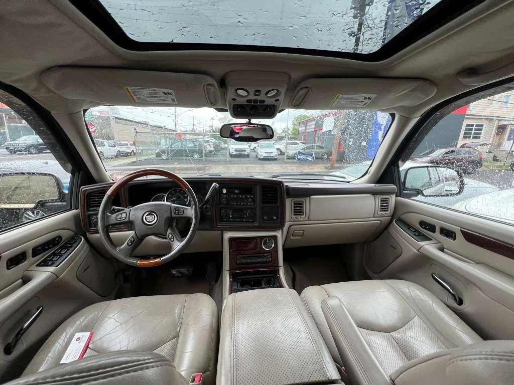 Cadillac Escalade AWD 2004