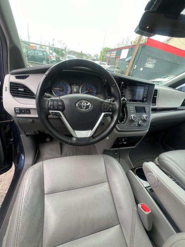 Toyota Sienna XLE 7-Passenger AWD 2020