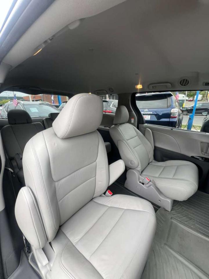 Toyota Sienna XLE 7-Passenger AWD 2020