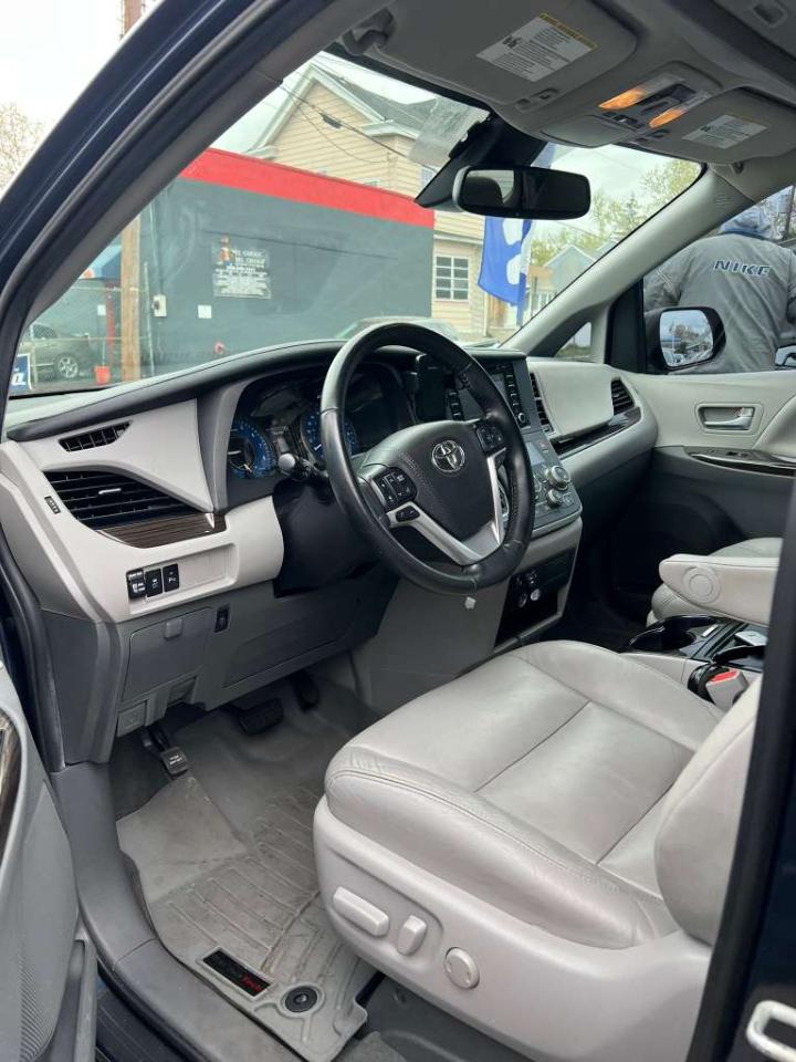 Toyota Sienna XLE 7-Passenger AWD 2020
