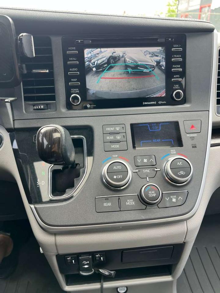 Toyota Sienna XLE 7-Passenger AWD 2020