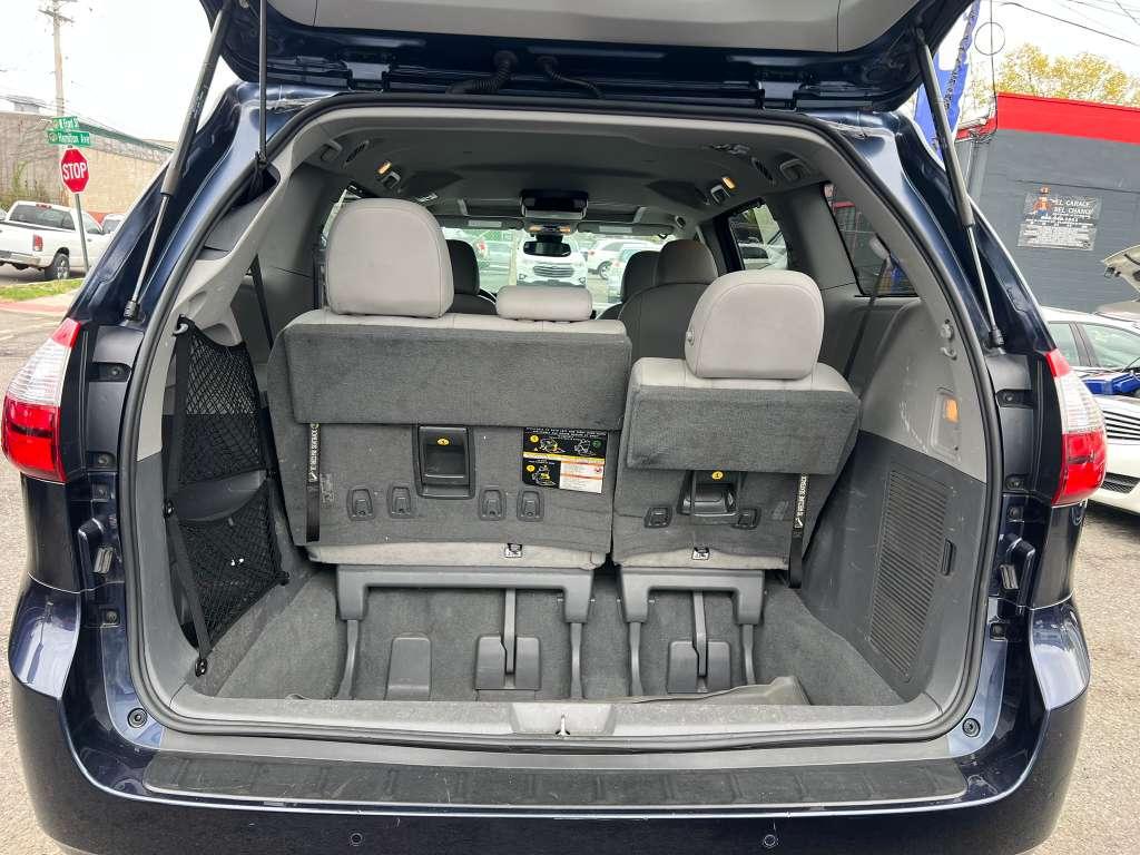 Toyota Sienna XLE 7-Passenger AWD 2020
