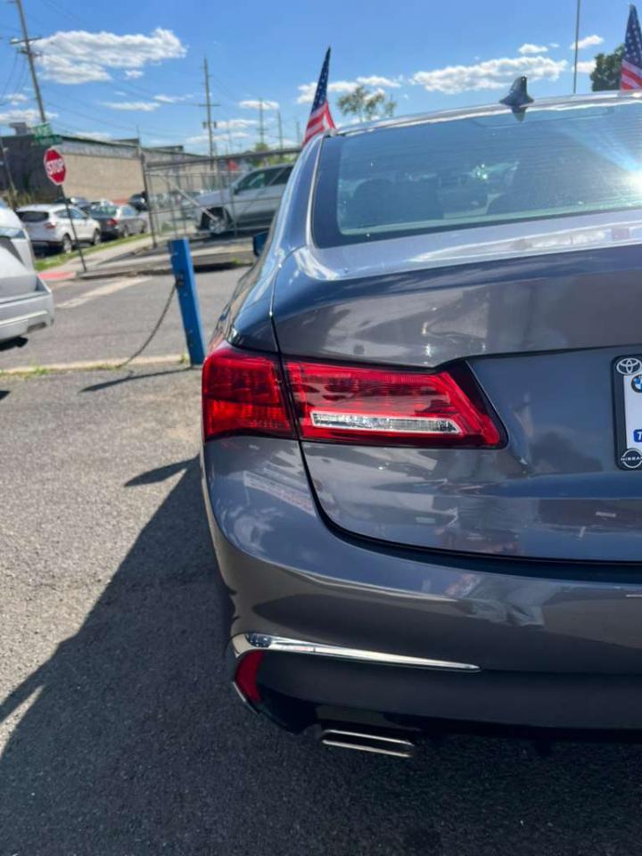 Acura TLX Base 3.5L SH-AWD 2018
