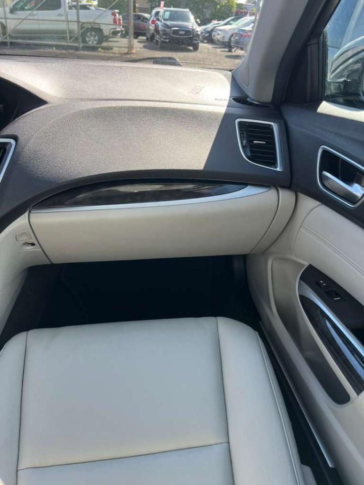 Acura TLX Base 3.5L SH-AWD 2018
