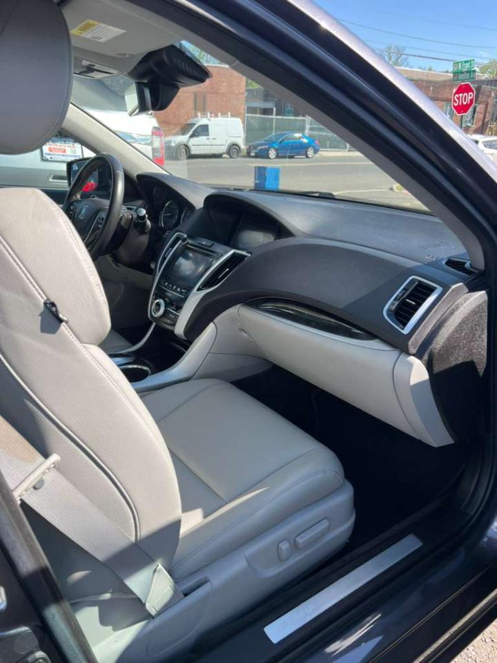 Acura TLX Base 3.5L SH-AWD 2018