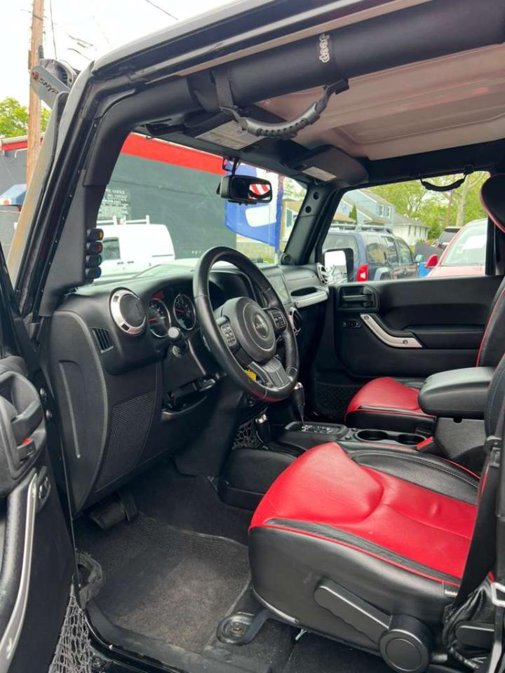Jeep Wrangler Unlimited Sahara 4WD 2014