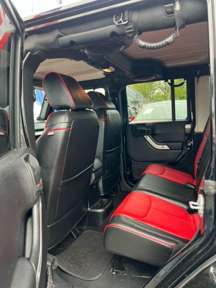 Jeep Wrangler Unlimited Sahara 4WD 2014