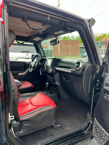 Jeep Wrangler Unlimited Sahara 4WD 2014