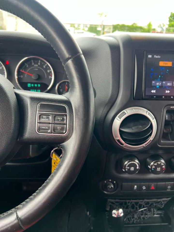 Jeep Wrangler Unlimited Sahara 4WD 2014