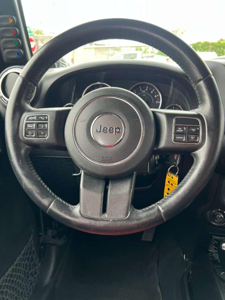 Jeep Wrangler Unlimited Sahara 4WD 2014