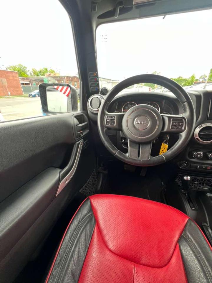 Jeep Wrangler Unlimited Sahara 4WD 2014