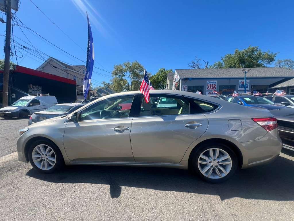 Toyota Avalon XLE 2015