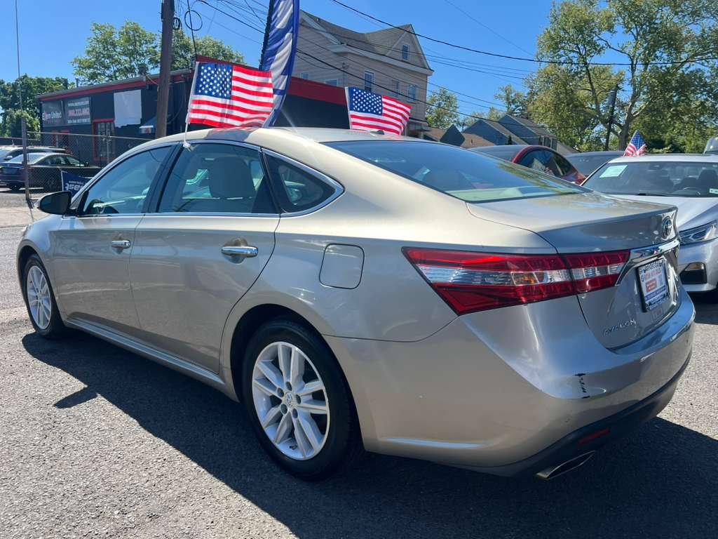 Toyota Avalon XLE 2015