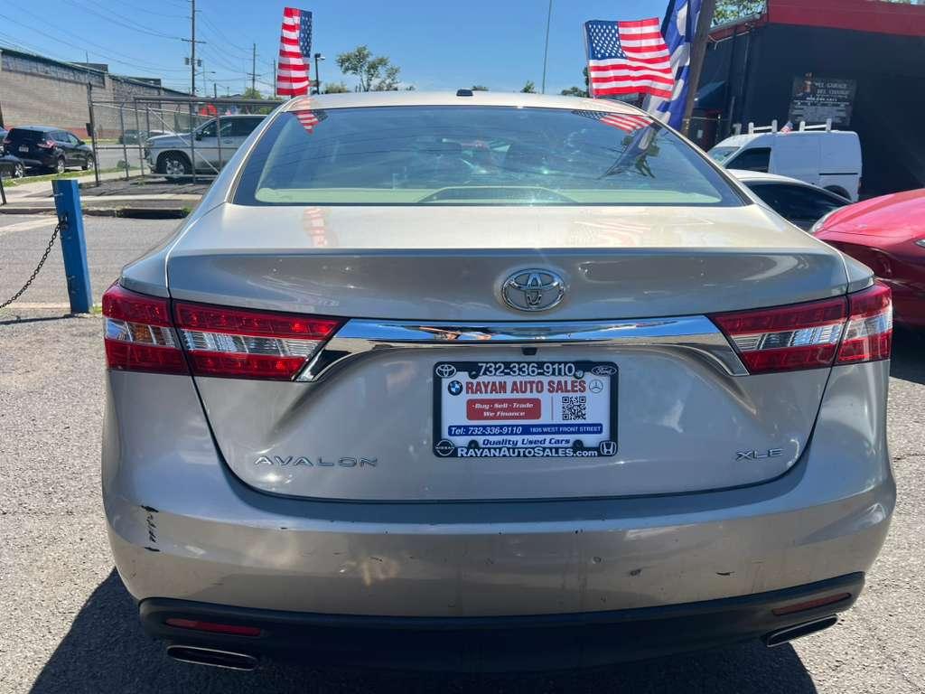 Toyota Avalon XLE 2015