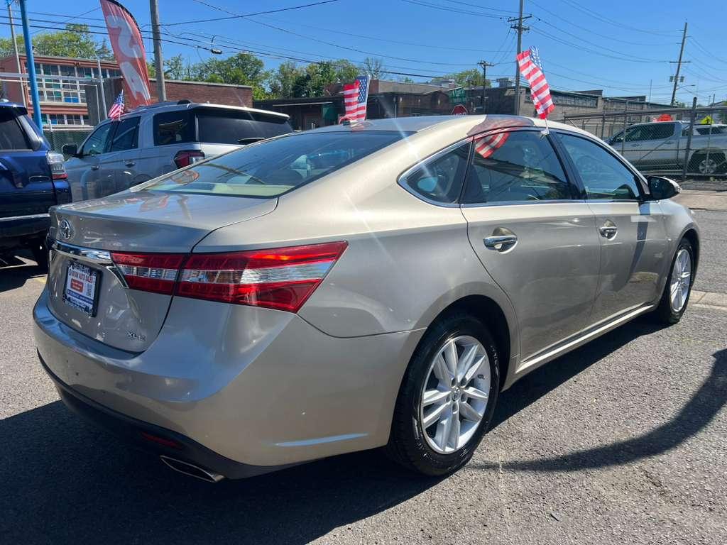 Toyota Avalon XLE 2015