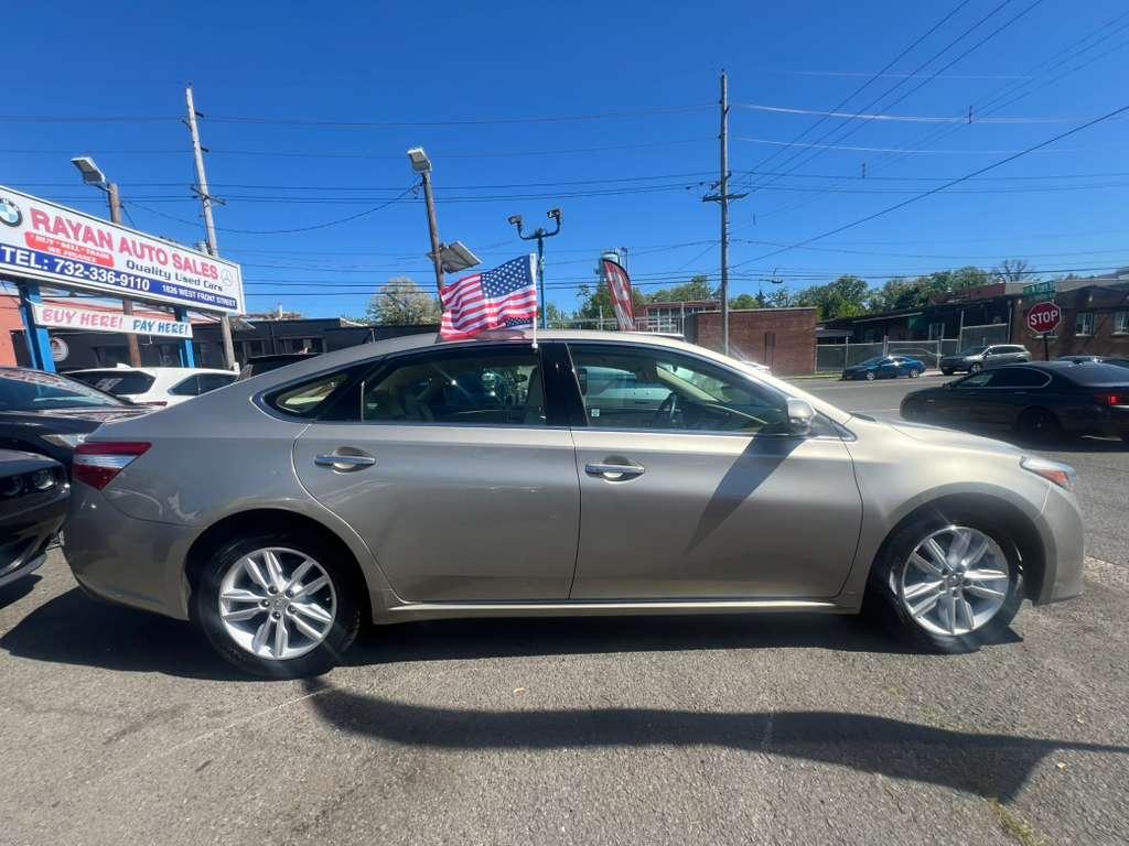 Toyota Avalon XLE 2015