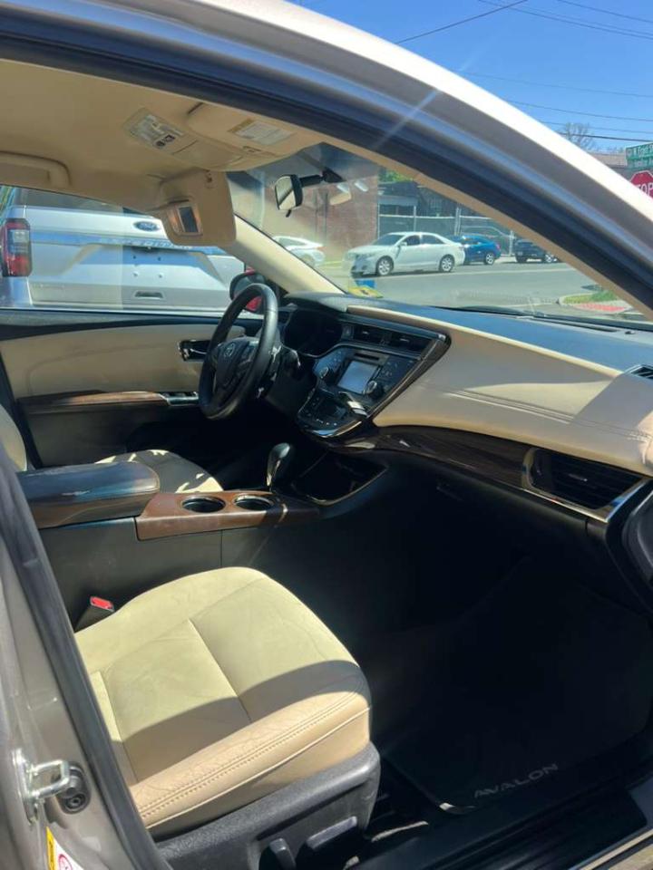 Toyota Avalon XLE 2015