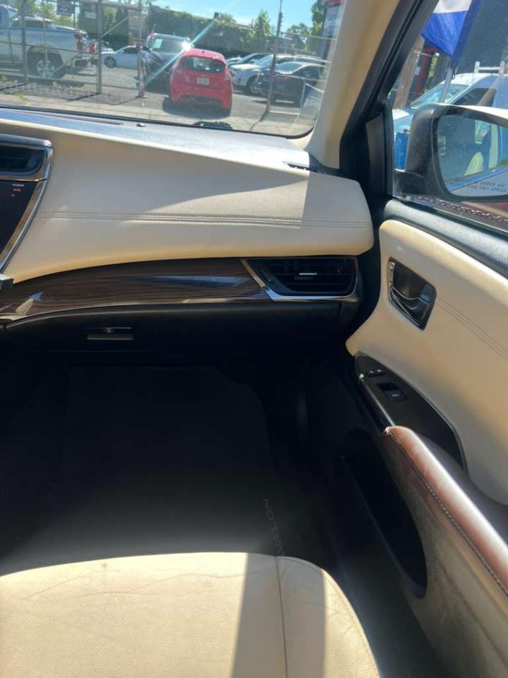 Toyota Avalon XLE 2015