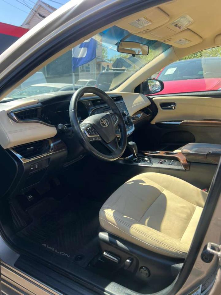 Toyota Avalon XLE 2015