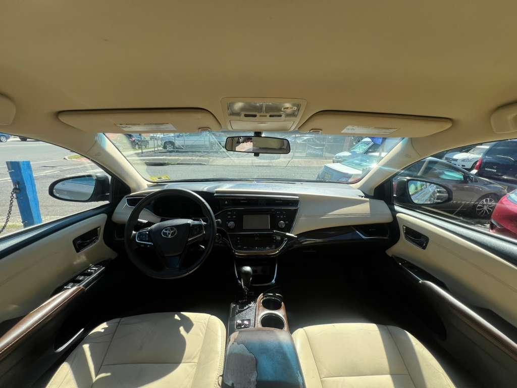 Toyota Avalon XLE 2015