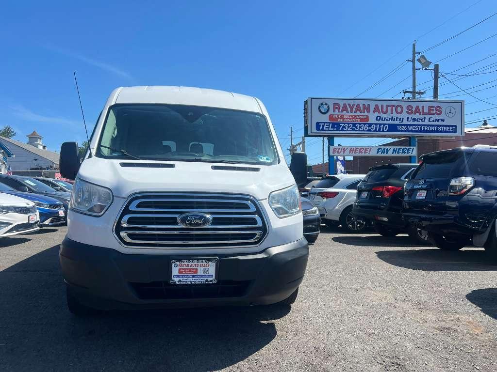 Ford Transit 350 Wagon Med. Roof XLT w/Sliding Pass. 148-in. WB 2017