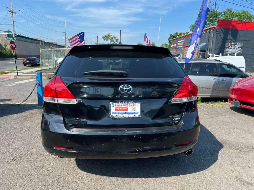 Toyota Venza 4D SUV AWD 2010