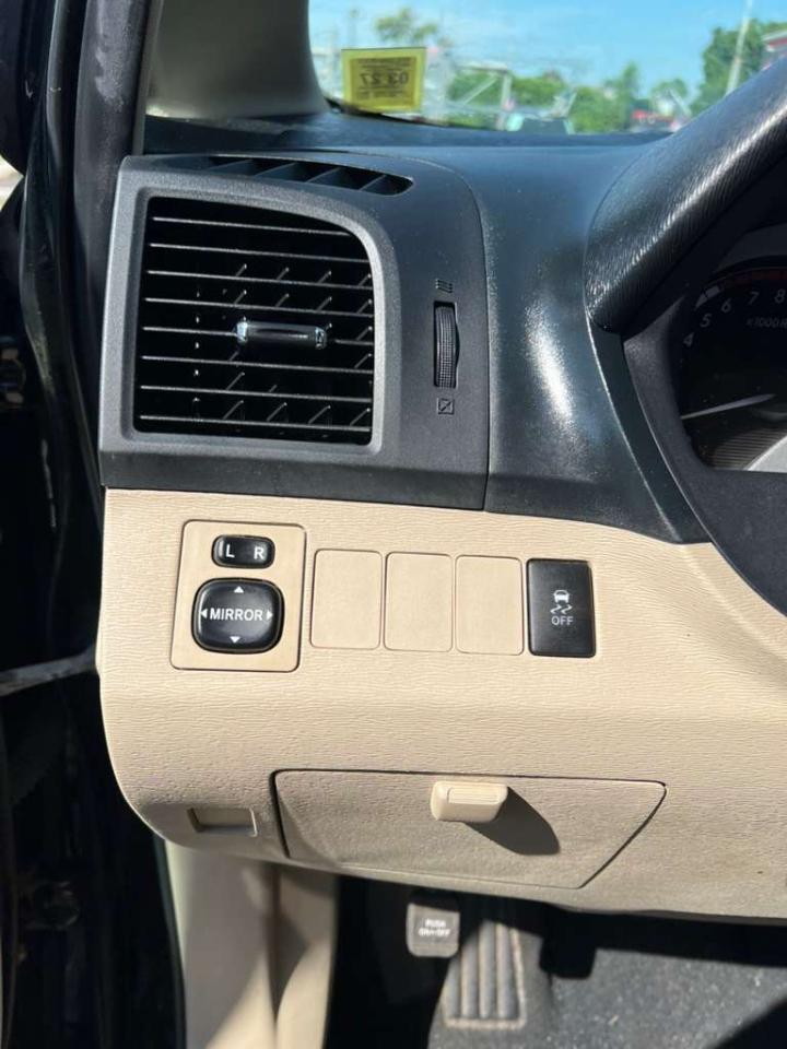 Toyota Venza 4D SUV AWD 2010