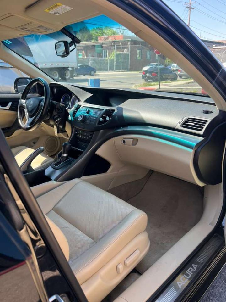 Acura TSX 5-speed AT 2012