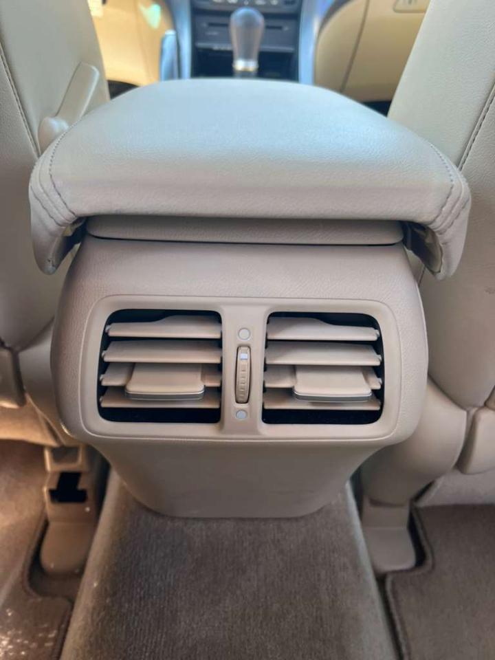 Acura TSX 5-speed AT 2012