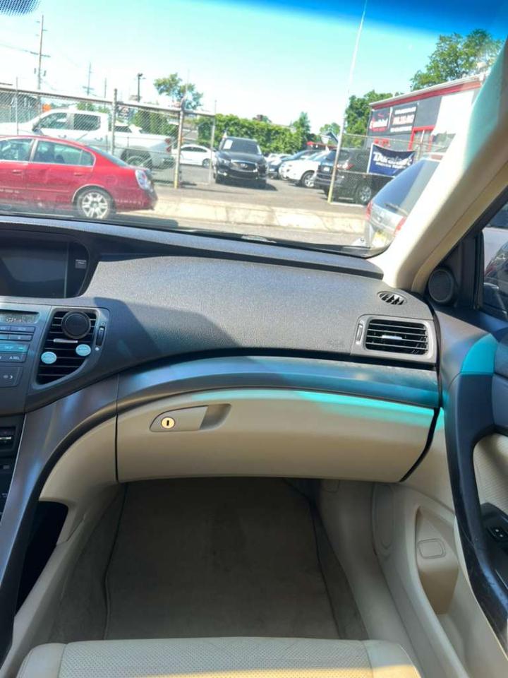 Acura TSX 5-speed AT 2012