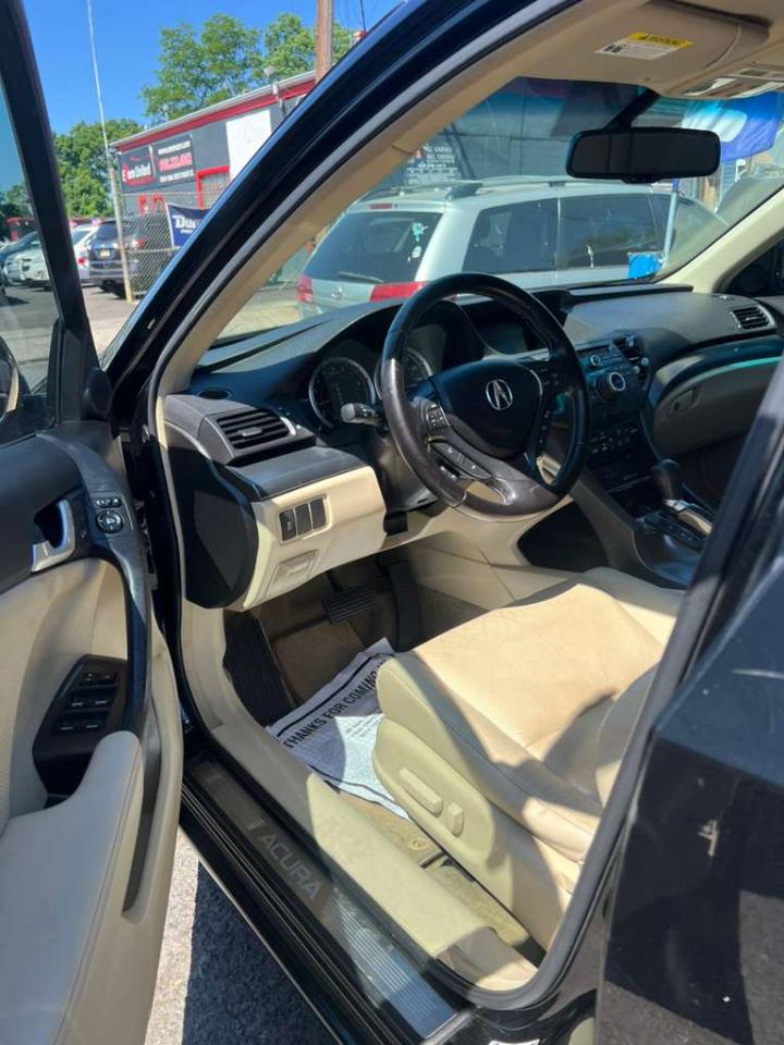 Acura TSX 5-speed AT 2012