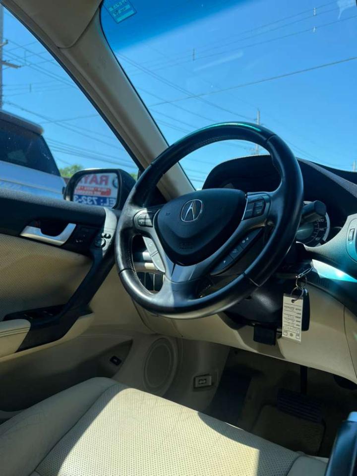 Acura TSX 5-speed AT 2012