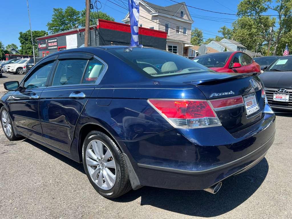 Honda Accord EX-L V-6 Sedan AT 2011