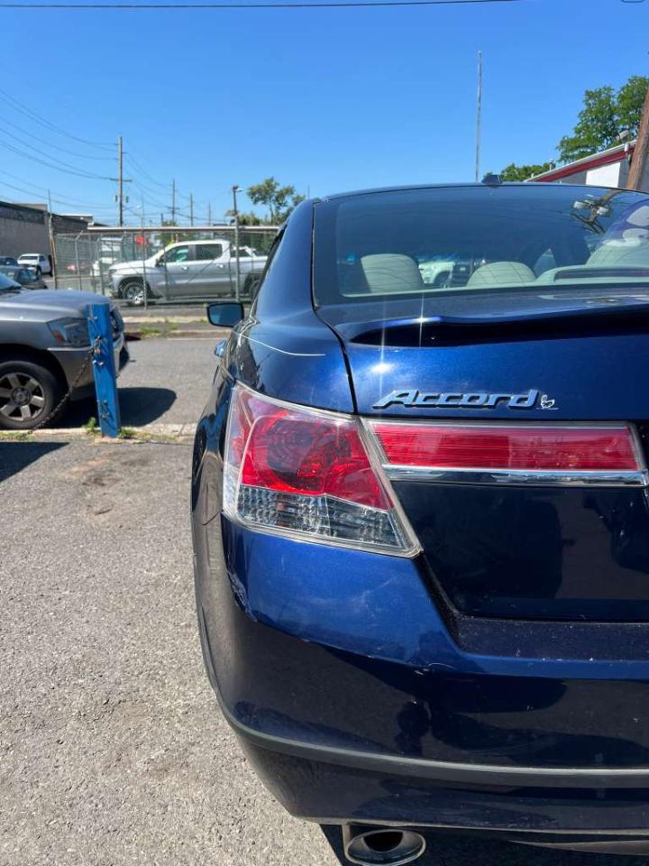 Honda Accord EX-L V-6 Sedan AT 2011
