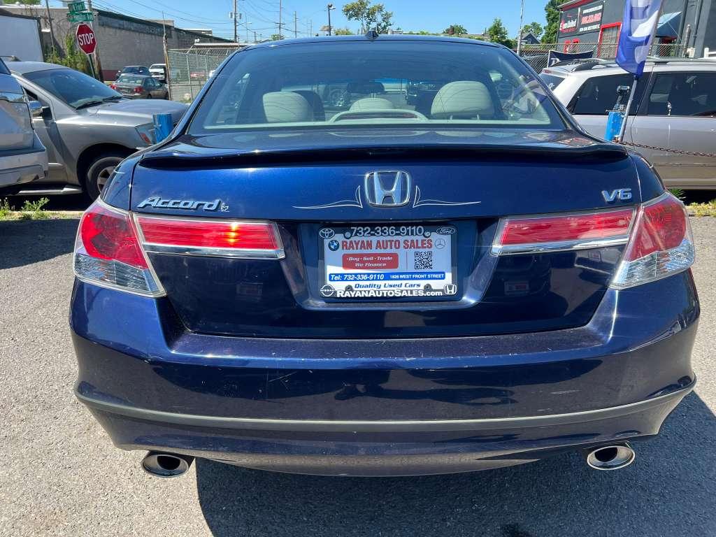 Honda Accord EX-L V-6 Sedan AT 2011
