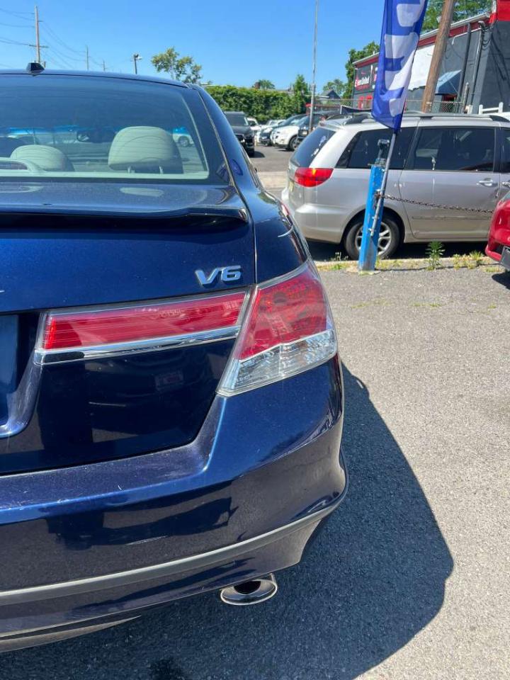 Honda Accord EX-L V-6 Sedan AT 2011