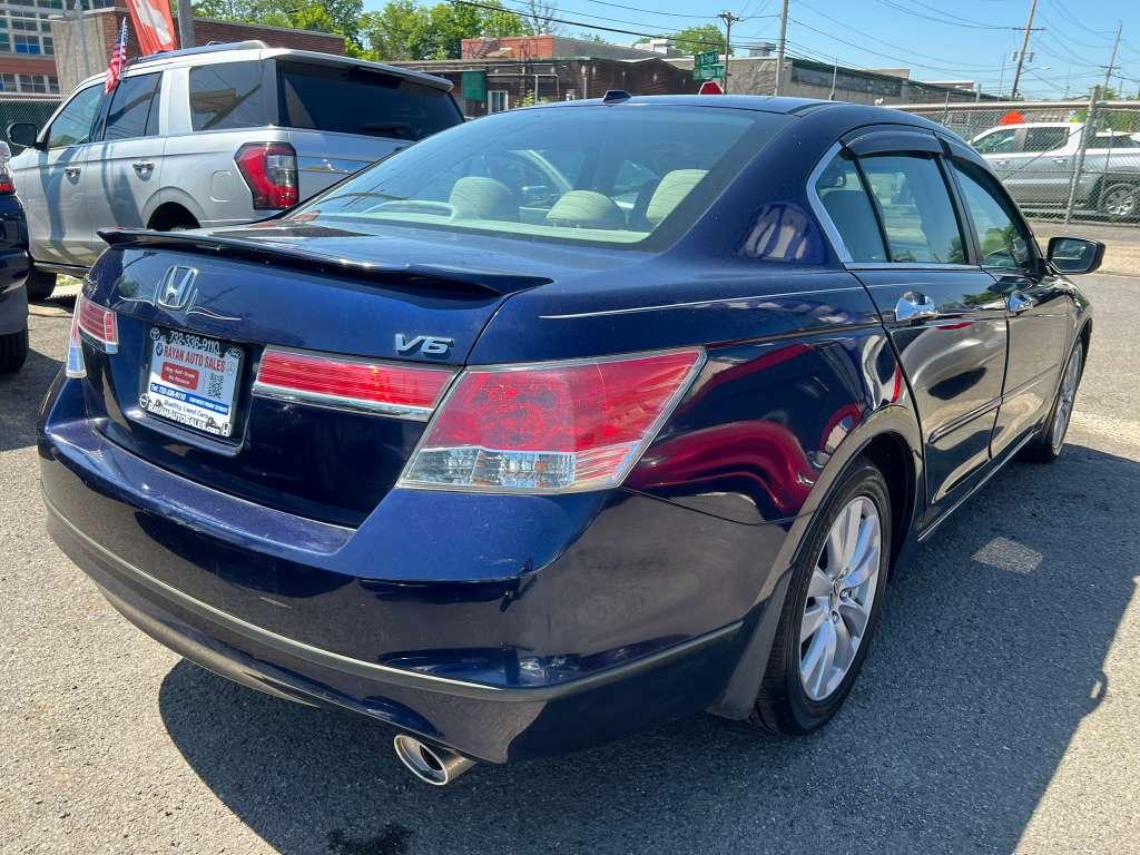 Honda Accord EX-L V-6 Sedan AT 2011