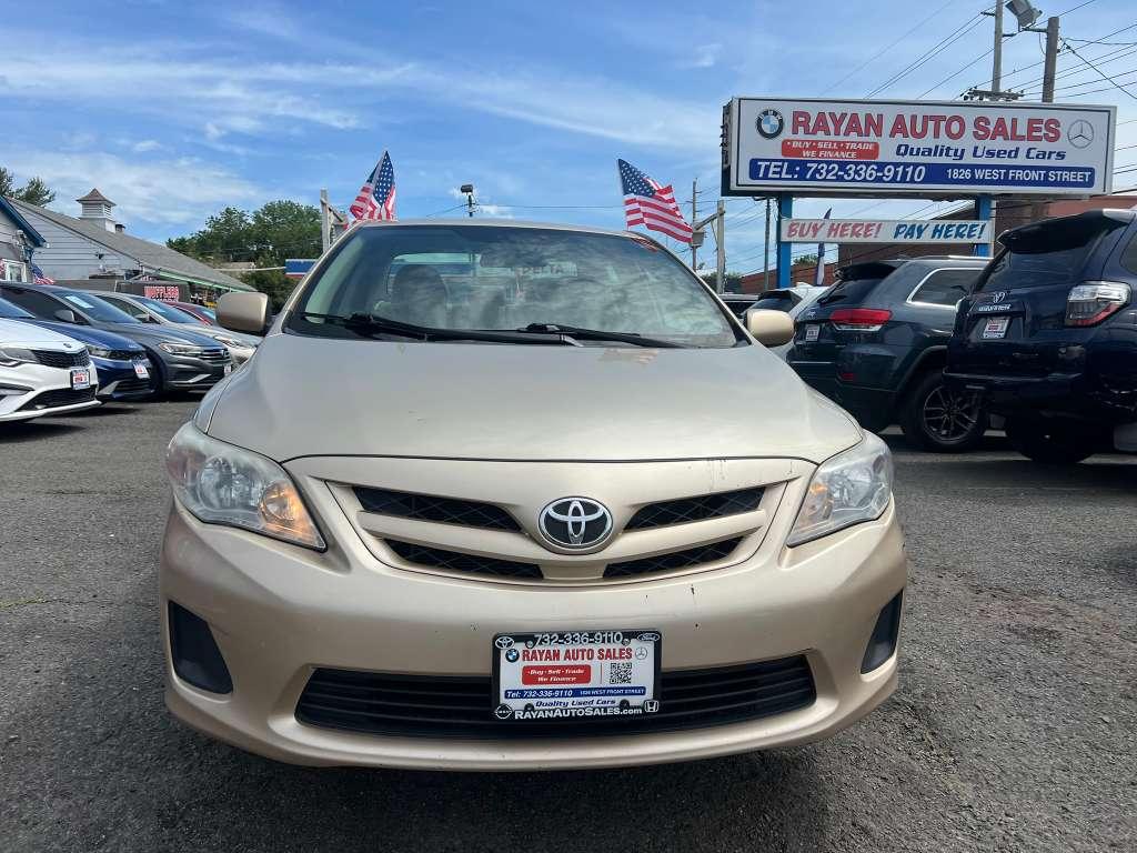 Toyota Corolla LE 2012