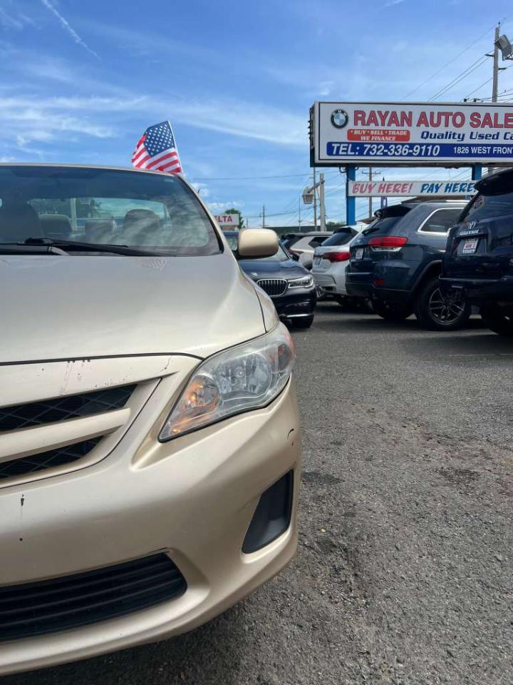 Toyota Corolla LE 2012