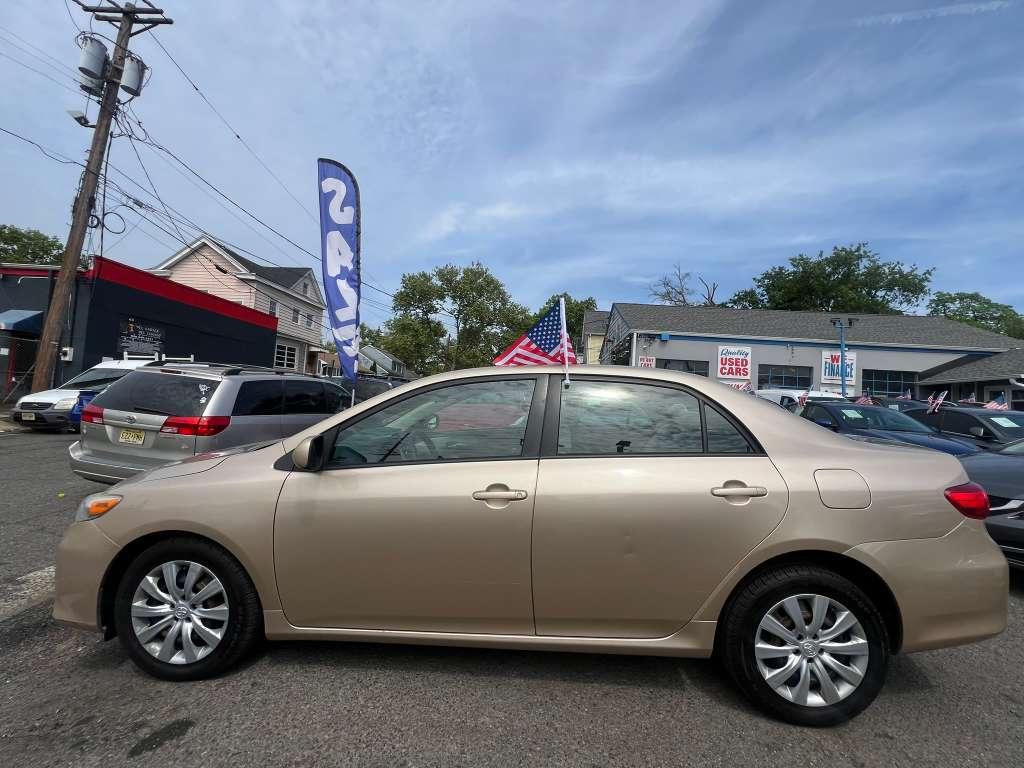 Toyota Corolla LE 2012
