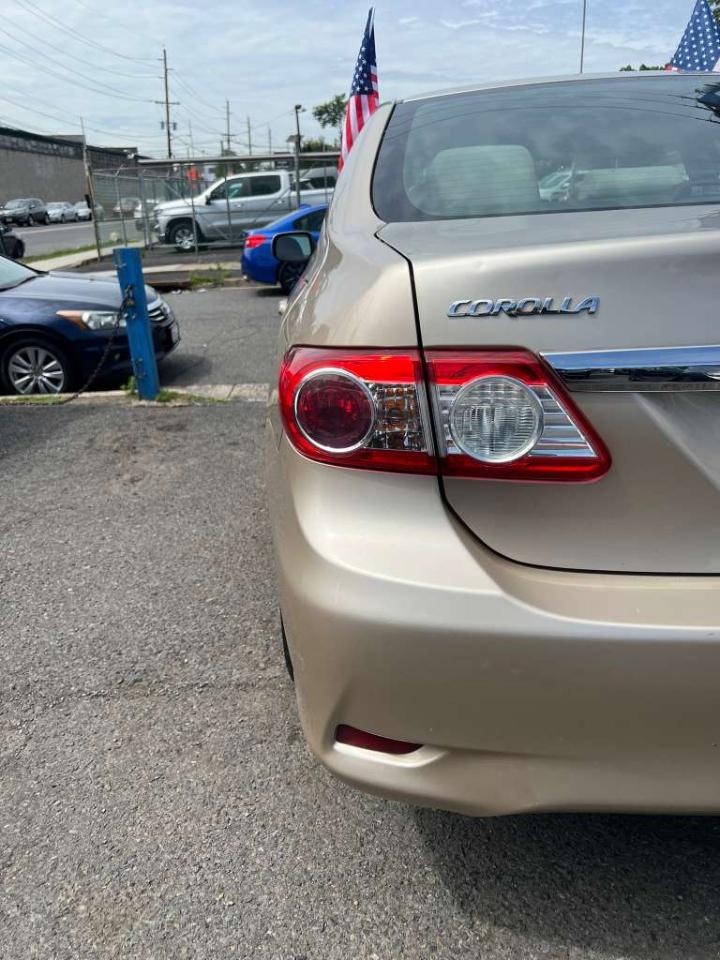 Toyota Corolla LE 2012