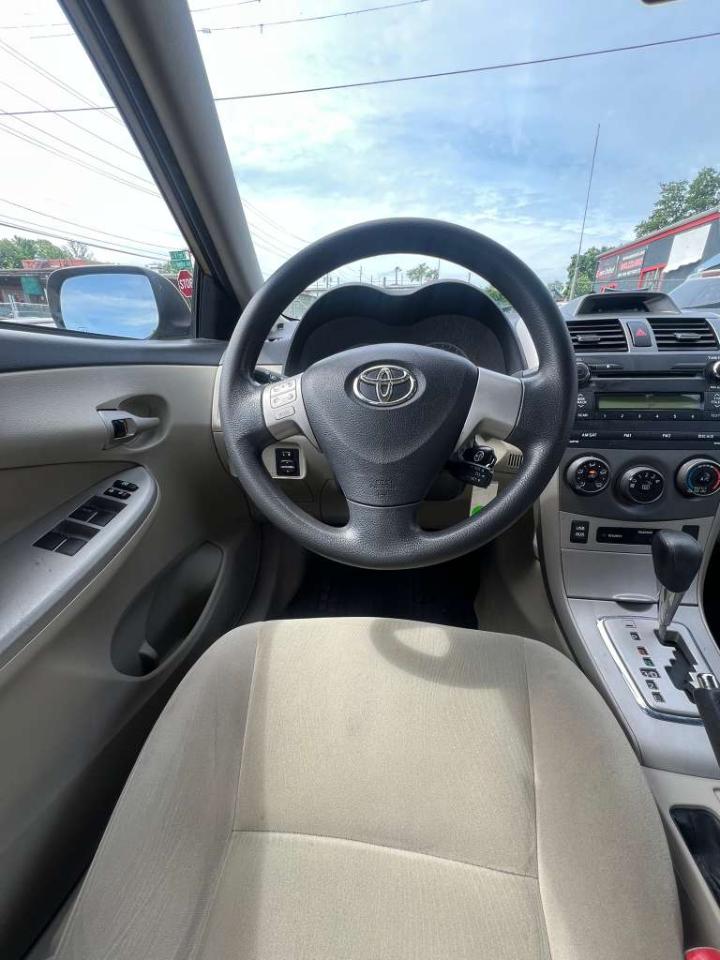Toyota Corolla LE 2012