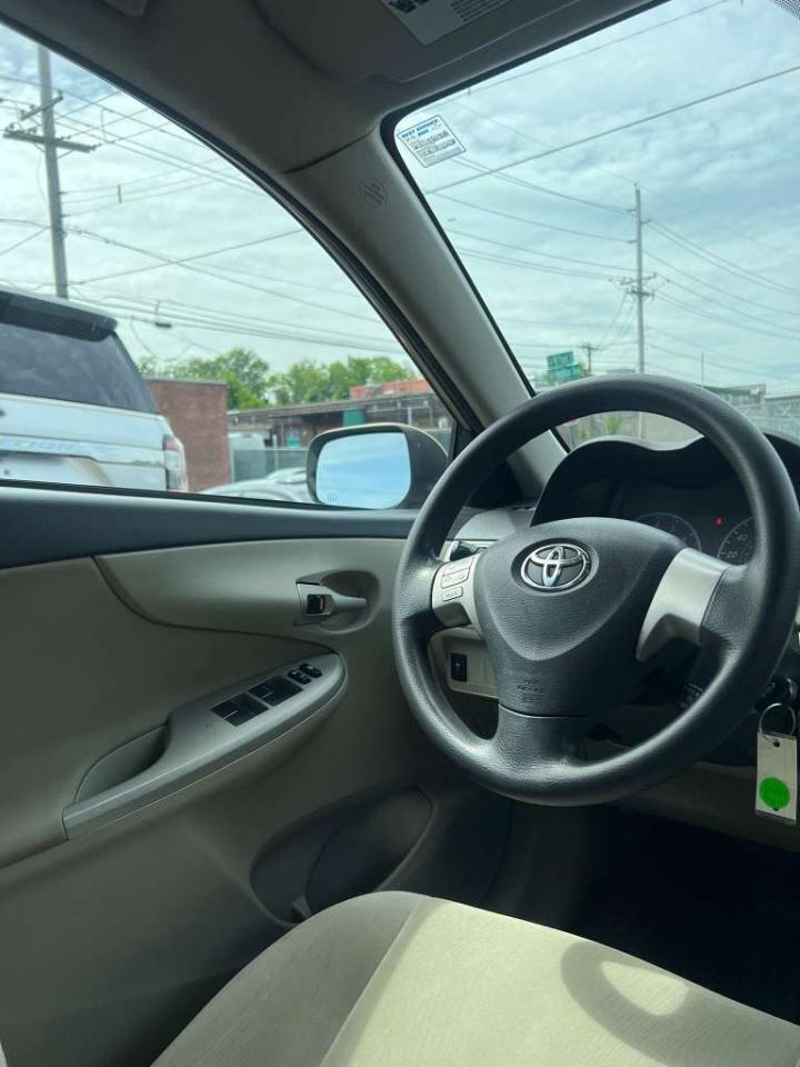 Toyota Corolla LE 2012